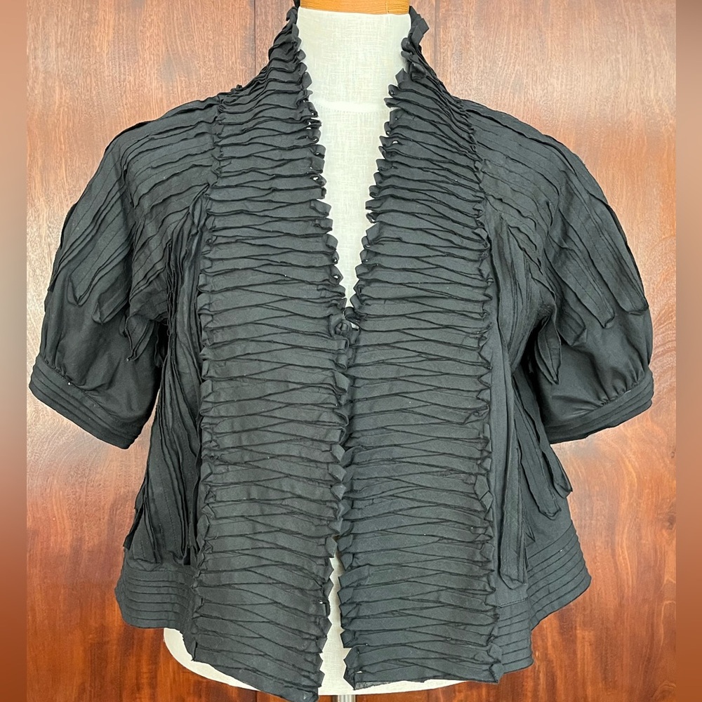 BCBG Maxazria lightweight cotton short sleeve jacket